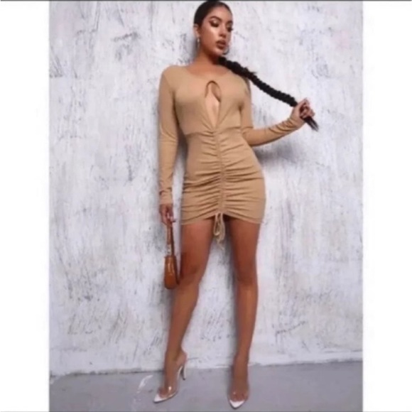 RIBBED PEEKABOO DRAWSTRING BODY-CON DRESS - Picture 3 of 7